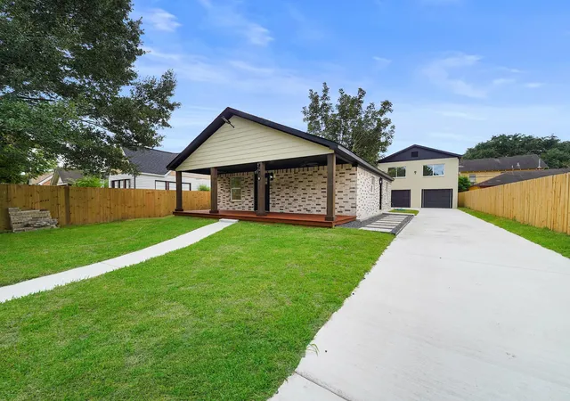 1st image of 1408 Pearson St, Houston, TX 77023 | MLS# 67133122