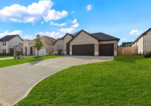 Photo 2 of Single family home for sale at 4525 Iguaza Fls Dr, Conroe, TX 77303 | MLS# 47514577 | Listing updated on 2026-09-20