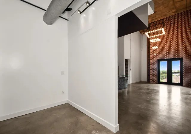 Photo 3 of Condo for sale at 1111 Studewood St #508, Houston, TX 77008 | MLS# 73121514 | Listing updated on 2026-07-21