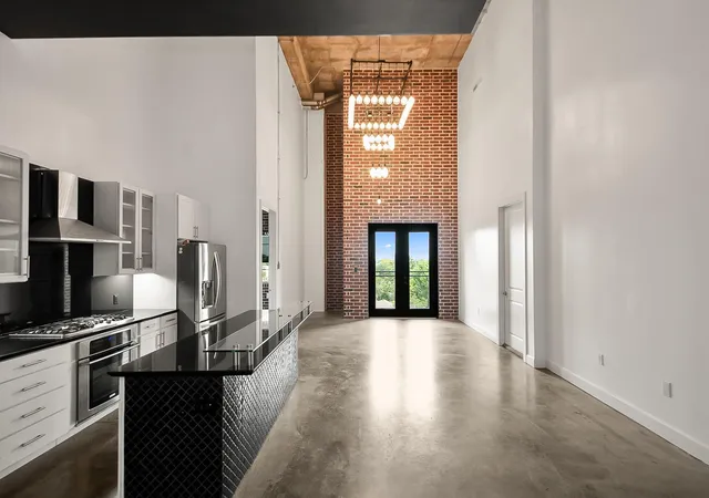 Photo 3 of Condo for sale at 1111 Studewood St #508, Houston, TX 77008 | MLS# 73121514 | Listing updated on 2026-07-21
