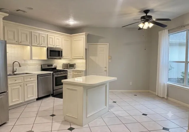 Photo 3 of Townhouse for sale at 880 Tully Rd #92, Houston, TX 77079 | MLS# 19612750 | Listing updated on 2026-07-28