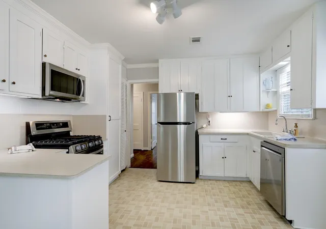 4th image of 5217 Locust St, Bellaire, TX 77401 | MLS# 37716214