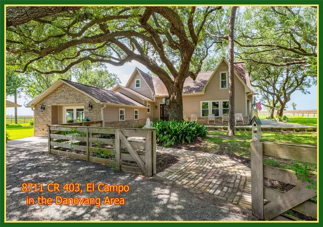 Photo 1 of Single family home for sale at 8711 County Rd 403, El Campo, TX 77437 | MLS# 72691831 | Listing updated on 2026-08-31