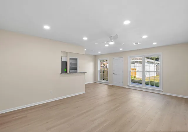 Photo 3 of Single family home for sale at 9610 Meadowglen Ln, Houston, TX 77063 | MLS# 18400244 | Listing updated on 2026-09-20