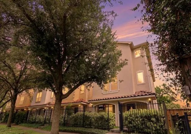 Photo 1 of Single family home for sale at 2202 Colorado St, Houston, TX 77007 | MLS# 94047159 | Listing updated on 2026-09-15