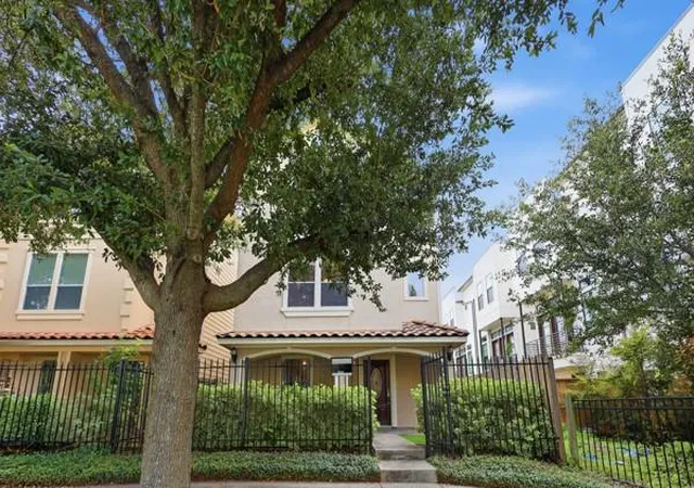 Photo 2 of Single family home for sale at 2202 Colorado St, Houston, TX 77007 | MLS# 94047159 | Listing updated on 2026-09-15