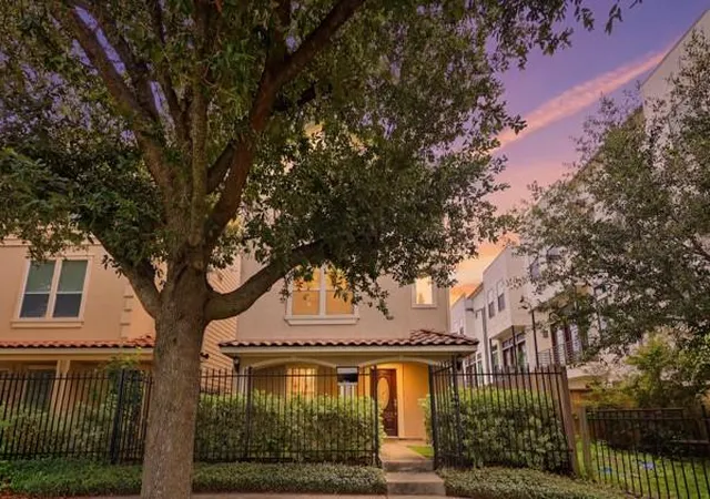 Photo 3 of Single family home for sale at 2202 Colorado St, Houston, TX 77007 | MLS# 94047159 | Listing updated on 2026-09-15