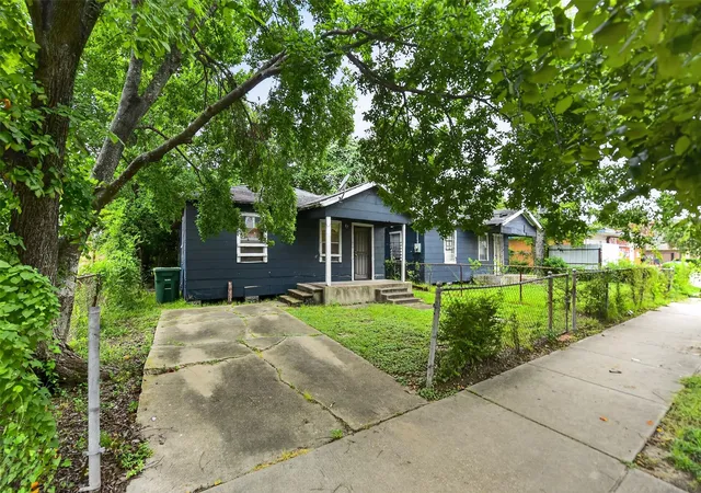 Photo 1 of Multi family home for sale at 1415 Gregg St, Houston, TX 77020 | MLS# 3518389 | Listing updated on 2026-07-24