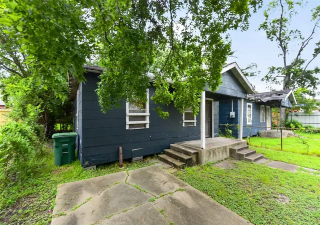 Photo 3 of Multi family home for sale at 1415 Gregg St, Houston, TX 77020 | MLS# 3518389 | Listing updated on 2026-07-24