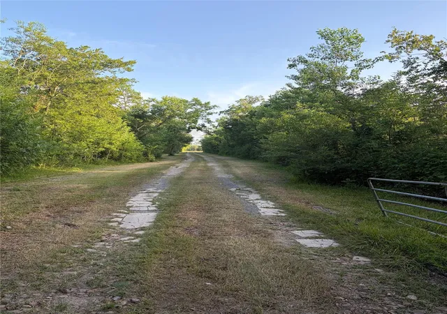 2nd image of 6301 Rice Rd, Dickinson, TX 77539 | MLS# 58333104