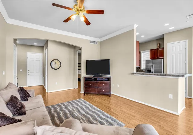 5th image of 2400 Mccue Rd #240, Houston, TX 77056 | MLS# 15743101