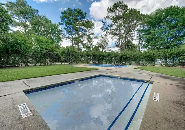 Photo 3 of Townhouse for sale at 12054 Mighty Oak Dr #B, Houston, TX 77066 | MLS# 68363518 | Listing updated on 2026-08-21