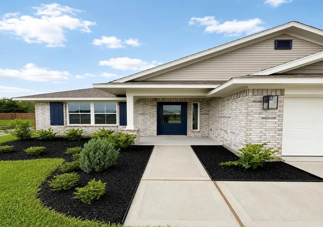 3rd image of 2143 Emerald Lake Trail, Dayton, TX 77535 | MLS# 7811342