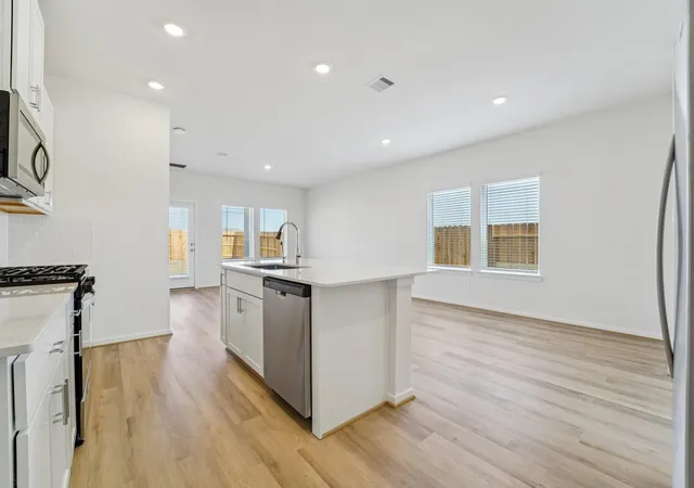3rd image of 5719 Adamite Wy, Houston, TX 77048 | MLS# 94782106