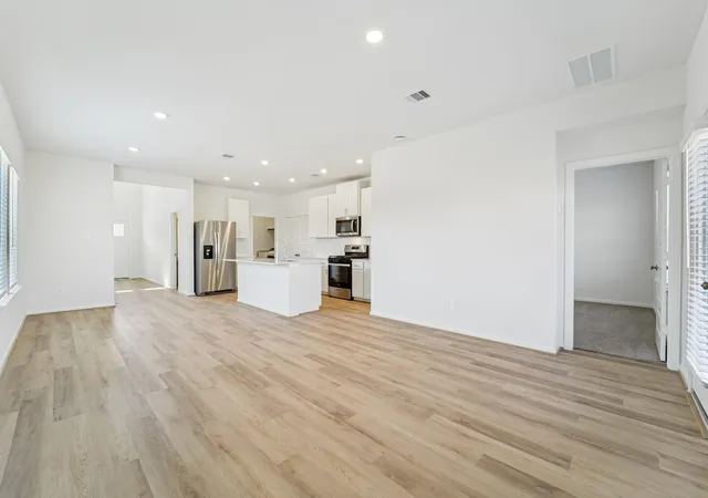 5th image of 5719 Adamite Wy, Houston, TX 77048 | MLS# 94782106