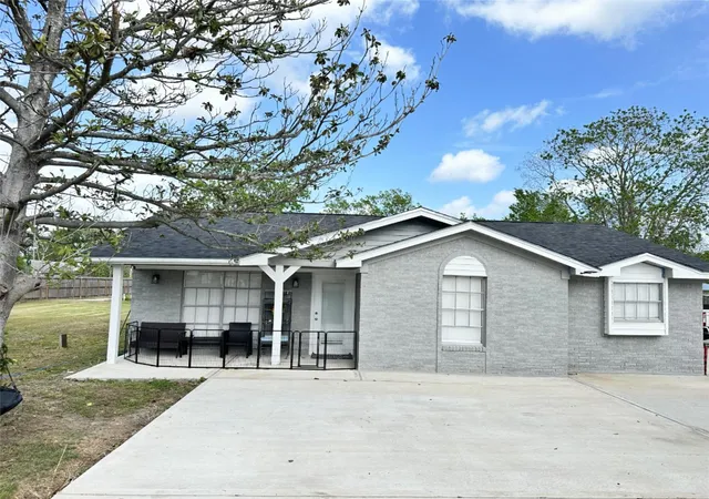 1st image of 203 S 5th St, Highlands, TX 77562 | MLS# 77185104