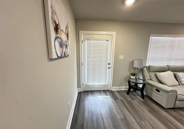 3rd image of 203 S 5Th St, Highlands, TX 77562 | MLS# 77185104