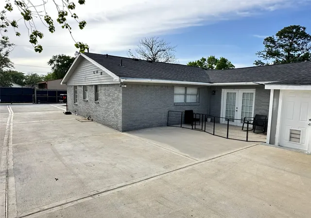 50th image of 203 S 5th St, Highlands, TX 77562 | MLS# 77185104
