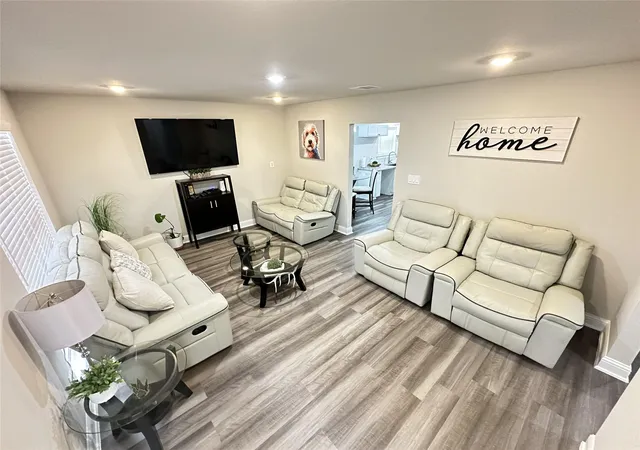 5th image of 203 S 5Th St, Highlands, TX 77562 | MLS# 77185104