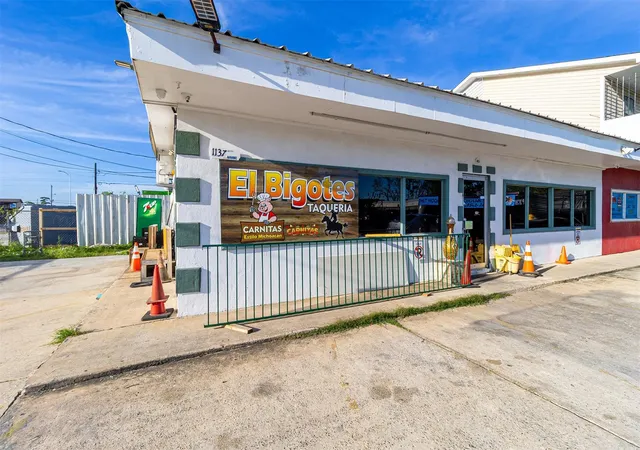 Photo 4 of Multi family home for sale at 1137 Freeport St, Houston, TX 77015 | MLS# 14491040 | Listing updated on 2026-08-31
