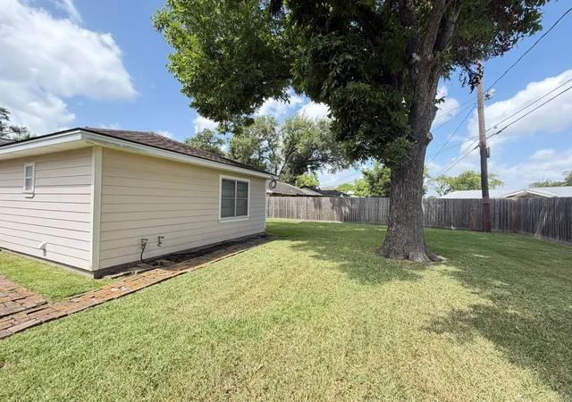 11th image of 2009 W 14th 1/2 St, Houston, TX 77008 | MLS# 7261670