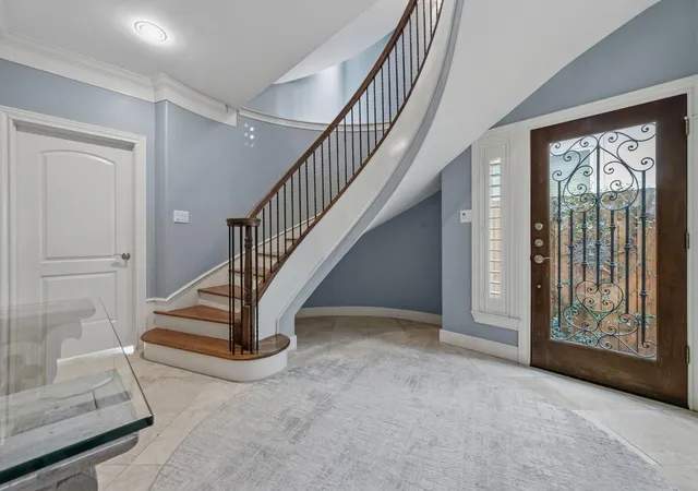 Photo 4 of Townhouse for sale at 2419 Driscoll St, Houston, TX 77019 | MLS# 94762020 | Listing updated on 2026-09-16