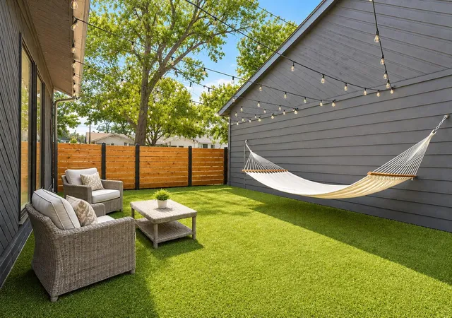 Photo 3 of Single family home for sale at 211 Big Holw Ln, Houston, TX 77042 | MLS# 48692741 | Listing updated on 2026-08-18