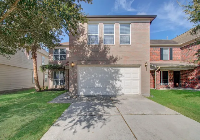 Photo 2 of Single family home for sale at 11719 Cabot Hill St, Houston, TX 77044 | MLS# 42973251 | Listing updated on 2026-08-30