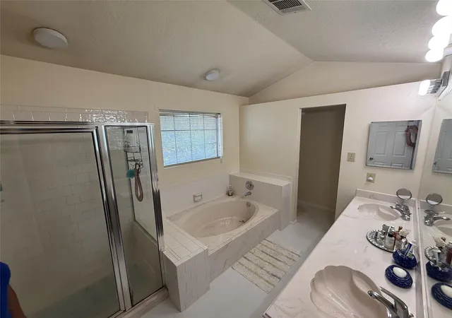 Photo 4 of Sale Pending at 7019 Little Redwood Dr, Pasadena, TX 77505 | MLS# 39328422 | Listing updated on 2026-09-09