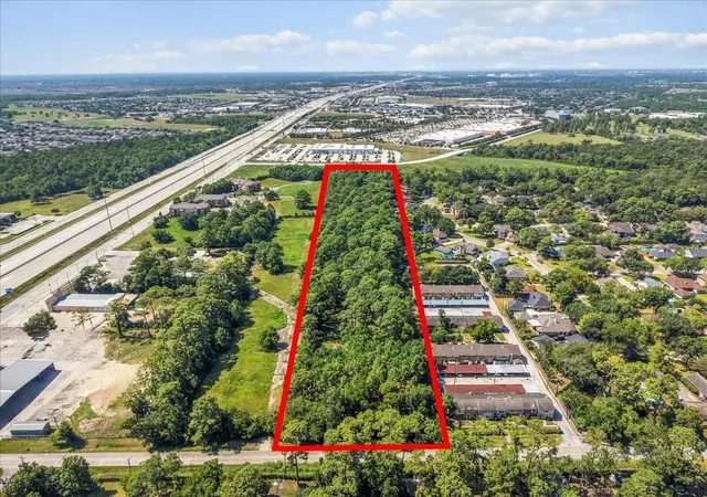 Photo 3 of Land for sale at 405 Sunset Dr, Dickinson, TX 77539 | MLS# 95408694 | Listing updated on 2026-08-26
