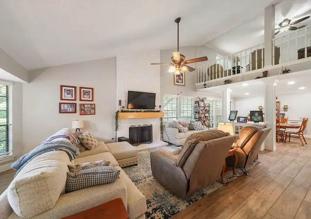 4th image of 8010 Pinyon Creek Ct, Houston, TX 77095 | MLS# 25262469
