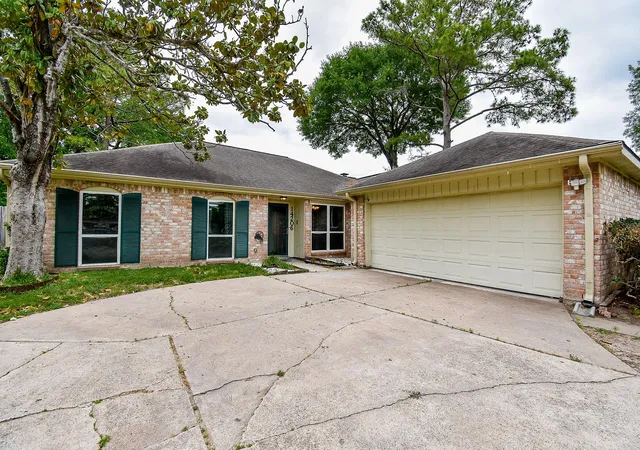 Homes for sale in Houston, TX | 14206 Ella Lee Ln, Houston, TX 77077 | MLS# 9570764