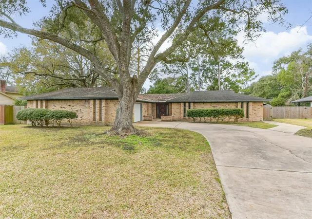 Homes for sale in Alvin, TX | 410 Riverside Dr, Alvin, TX 77511 | MLS# 46360244