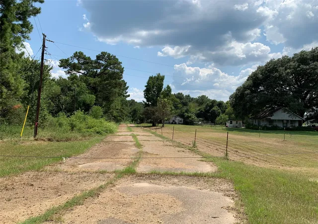 3rd image of 0 Easement Rd, Livingston, TX 77351 | MLS# 34449051