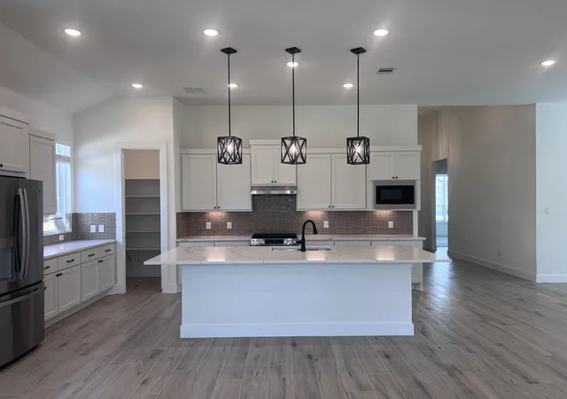 4th image of 2419 Garden Arbor Ln, Tomball, TX 77375 | MLS# 21028043