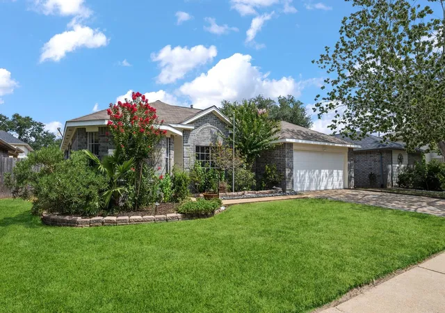 Photo 2 of Single family home for sale at 19506 Elmtree Ests Dr, Katy, TX 77449 | MLS# 69638035 | Listing updated on 2026-08-20