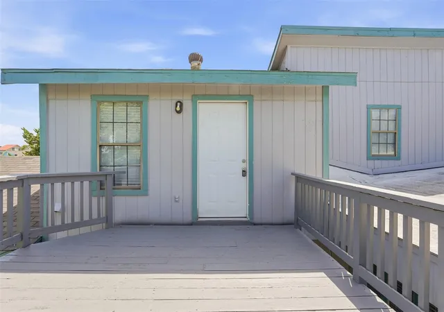 Photo 2 of Single family home for sale at 5405 Ave R, Galveston, TX 77551 | MLS# 31785031 | Listing updated on 2026-08-07