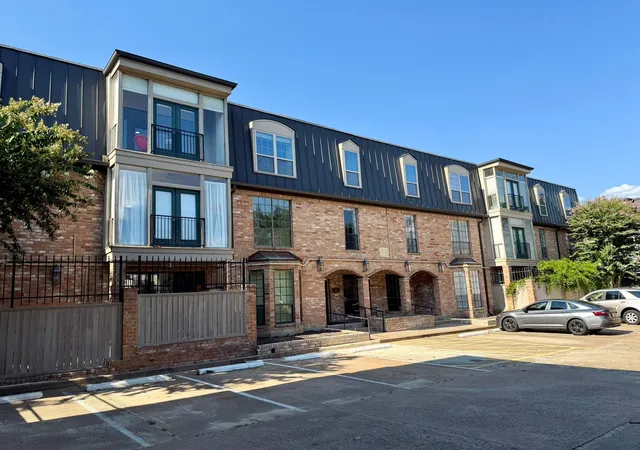 2nd image of 2400 N Braeswood Blvd, Houston, TX 77030