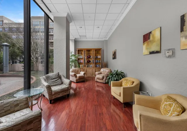 2nd image of 5150 Hidalgo St, Houston, TX 77056