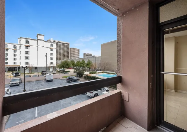4th image of 5150 Hidalgo St #202, Houston, TX 77056 | MLS# 23142877