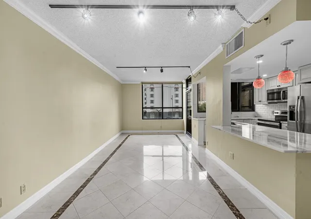 5th image of 5150 Hidalgo St #202, Houston, TX 77056 | MLS# 23142877