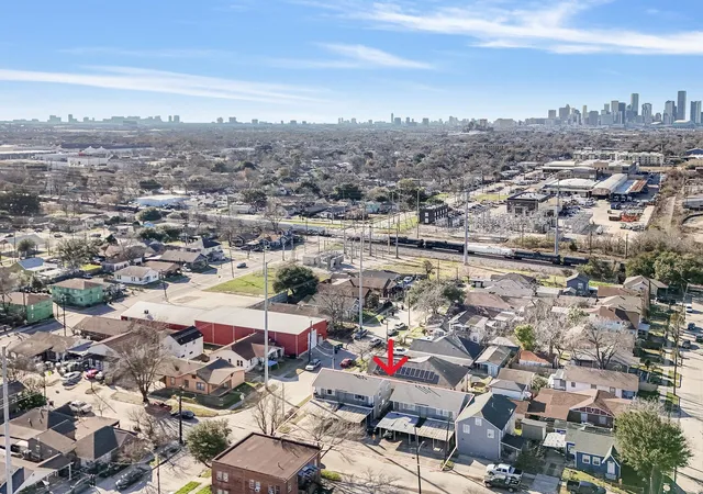 4th image of 801-803 66Th St St, Houston, TX 77011 | MLS# 24125422