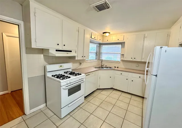 Photo 4 of Single family home for sale at 4314 Benning Dr, Houston, TX 77035 | MLS# 19275592 | Listing updated on 2026-09-13