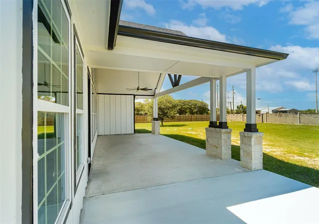 3rd image of 1714 Mackey Dr, Dickinson, TX 77539 | MLS# 29630593