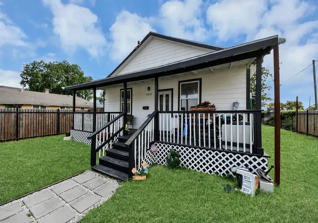 Photo 4 of Single family home for sale at 623 Medina St, Houston, TX 77012 | MLS# 13525592 | Listing updated on 2026-08-29
