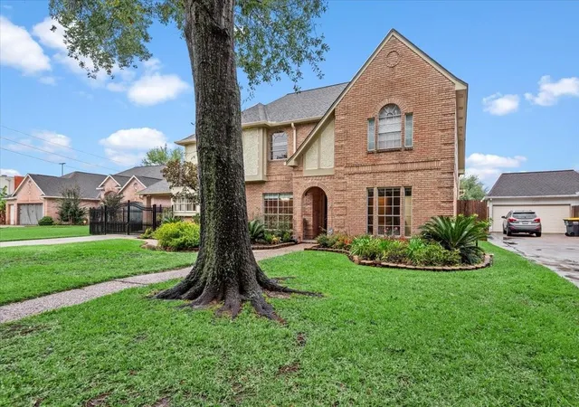 Photo 3 of Single family home for sale at 15111 T C Jester Blvd, Houston, TX 77068 | MLS# 58197289 | Listing updated on 2026-09-21
