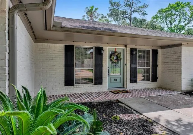 2nd image of 950 Monterrey Dr, Beaumont, TX 77706 | MLS# 11773622