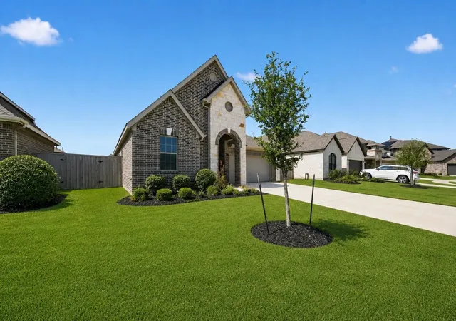 2nd image of 32323 Cedar Crest Dr, Waller, TX 77484 | MLS# 29594823