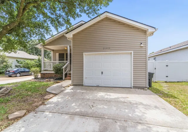 Photo 3 of Single family home for sale at 21403 Sweet Grass Ln, Tomball, TX 77375 | MLS# 38895654 | Listing updated on 2026-09-18