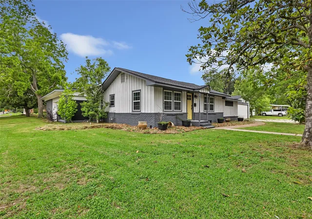 Homes for sale in Dayton, TX | 302 E Kay St, Dayton, TX 77535 | MLS# 35741727